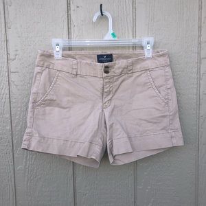 American Eagle Midi Shorts in Khaki Size 6